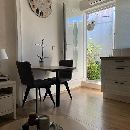 Ria Apartment